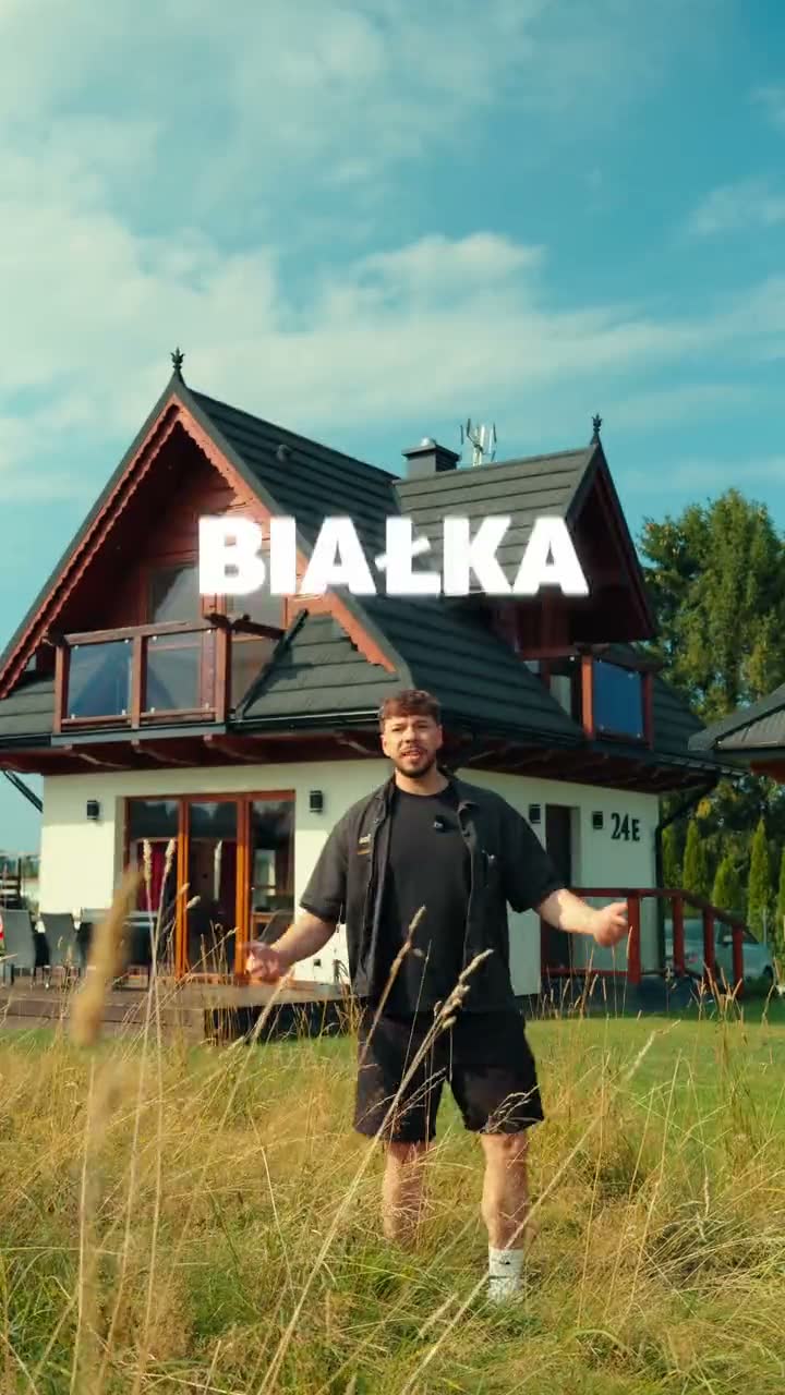 Film reklamowy Korona Gór z napisami: domki w Białce Tatrzańskiej i promocja 500 zł za dobę od poniedziałku do czwartku